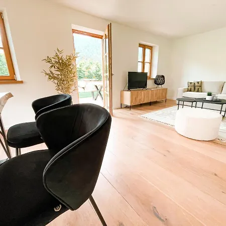 Holiday home Pur - Doppelhaushaelfte Im Idyllischen *