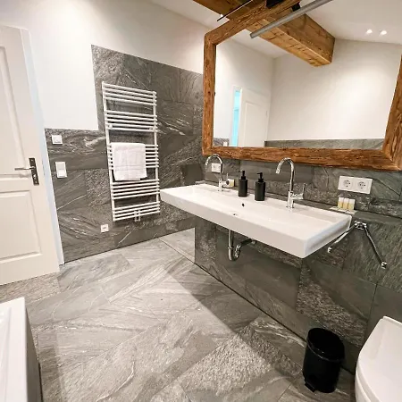 Holiday home Pur - Doppelhaushaelfte Im Idyllischen